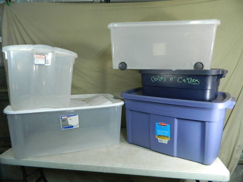 5 Assorted Totes with Lids