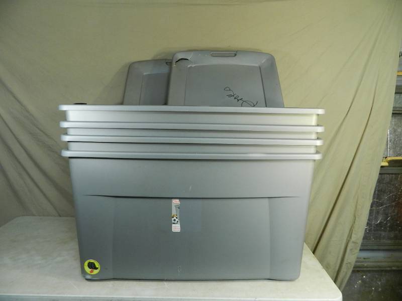 4 Large Totes with Lids