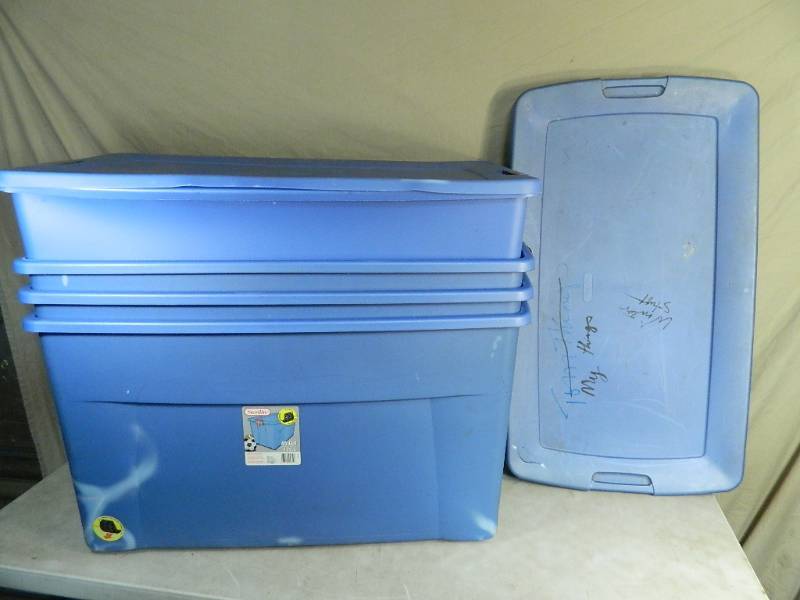 4 Large Totes with Lids