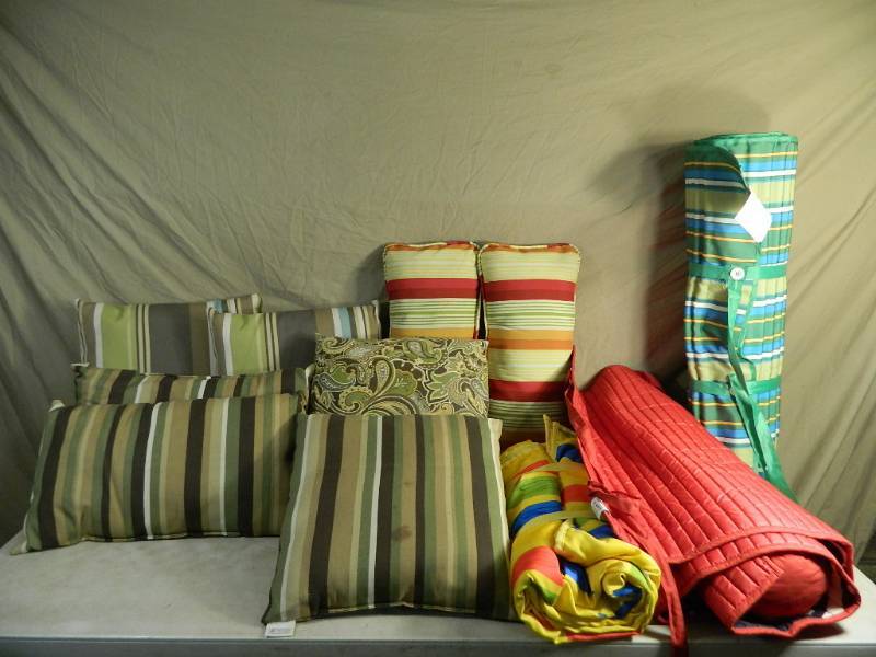 Mats and Outdoor Pillows