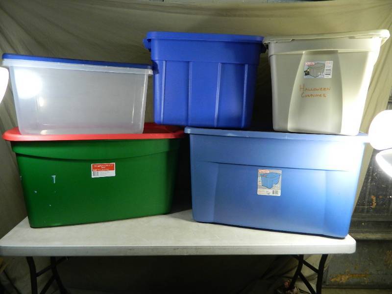 5 Assorted Totes with Lids