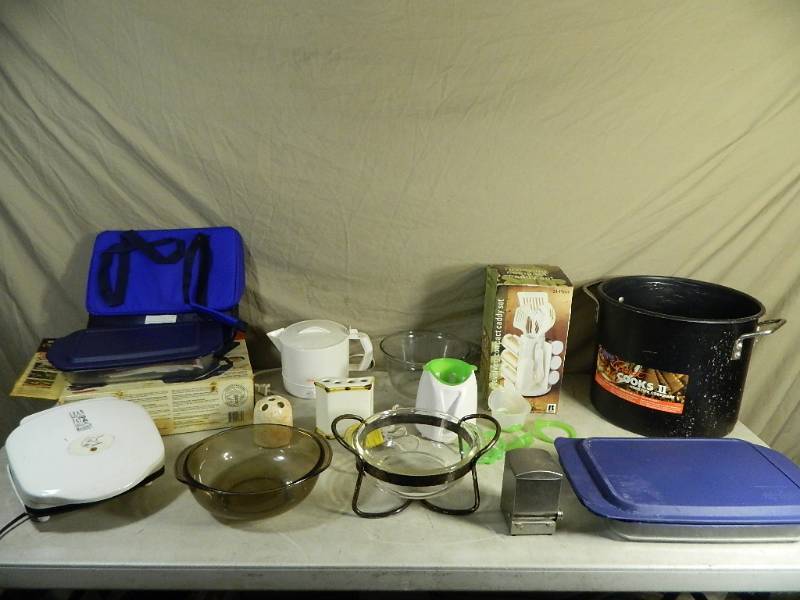 Pyrex, Kitchen Items, More