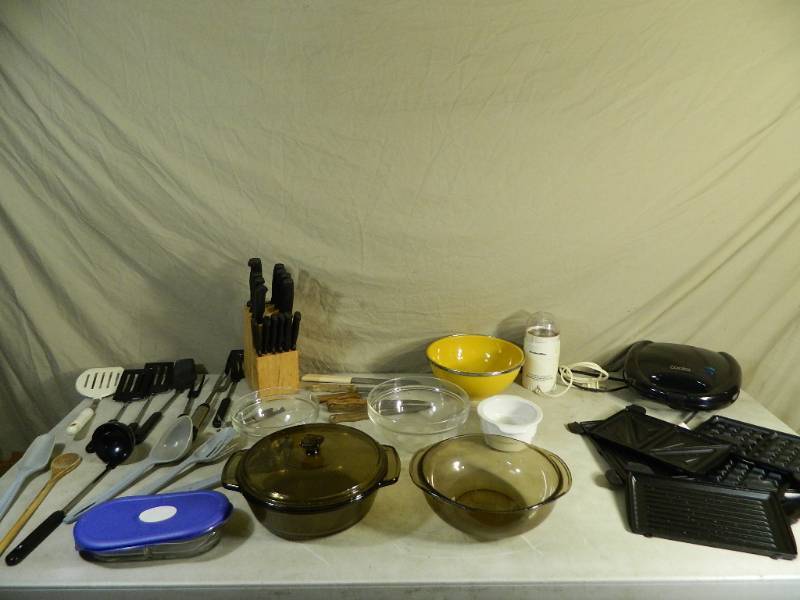 Pyrex and Kitchen Items
