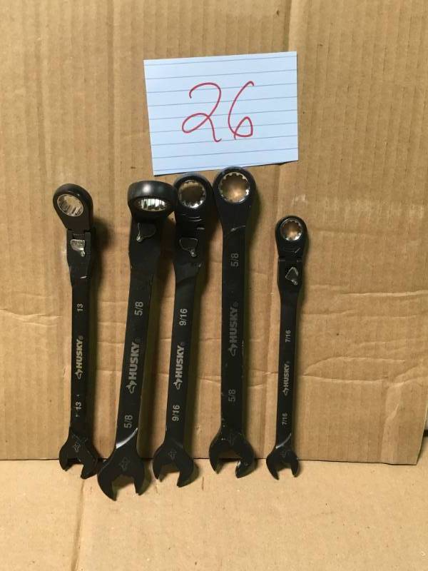 lot 26 image: 5 HUSKY TOOLS Asorted