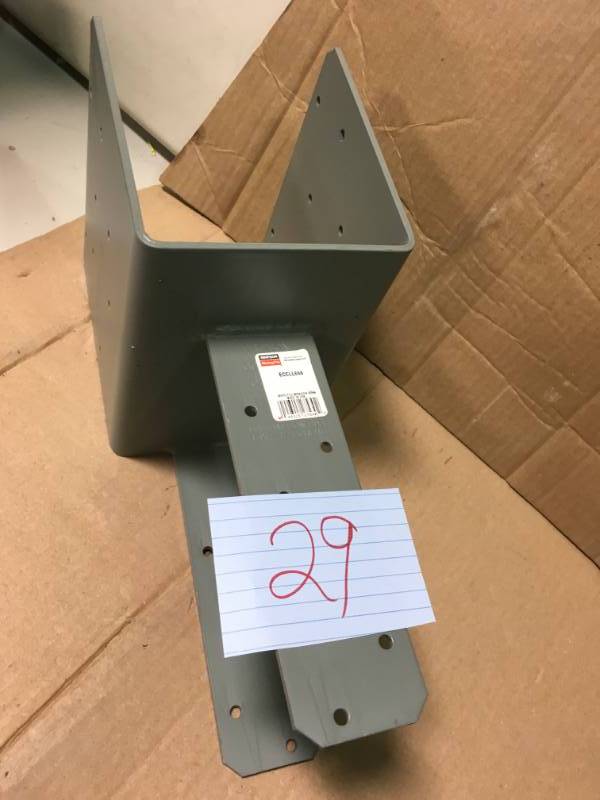 lot 29 image: Simpson Strong-Tie ECCLL666 End Column Cap in good condition