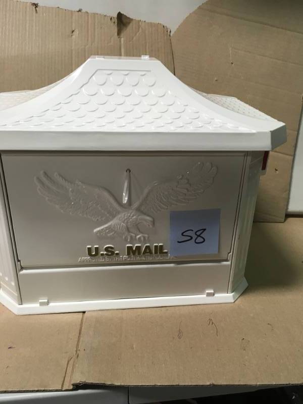 lot 58 image: Gibraltar Mailboxes Hamilton White Locking Aluminum Large Post-Mount Mailbox not used