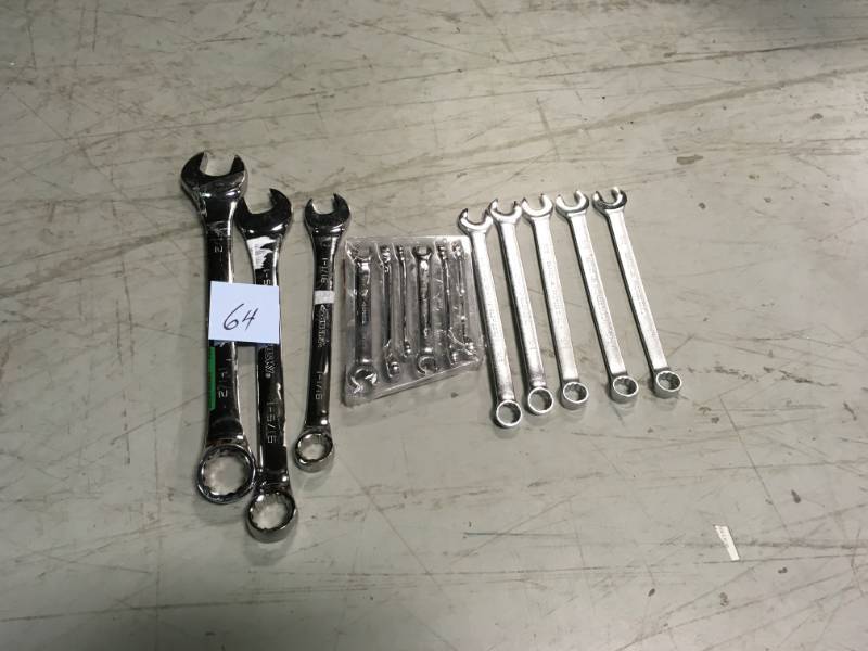 lot 64 image: LOT Assorted  HUSKY WRENCH - tools