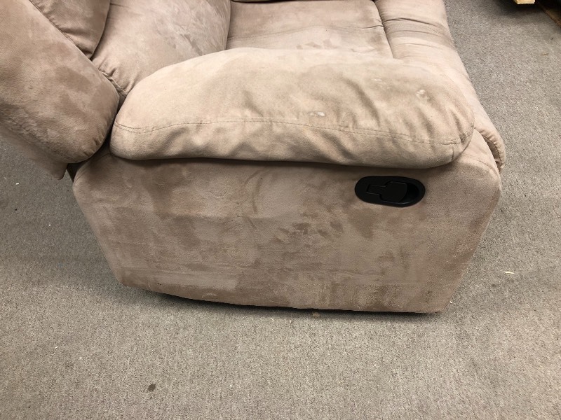 lot 116 image: Sofa Reclinable Individual