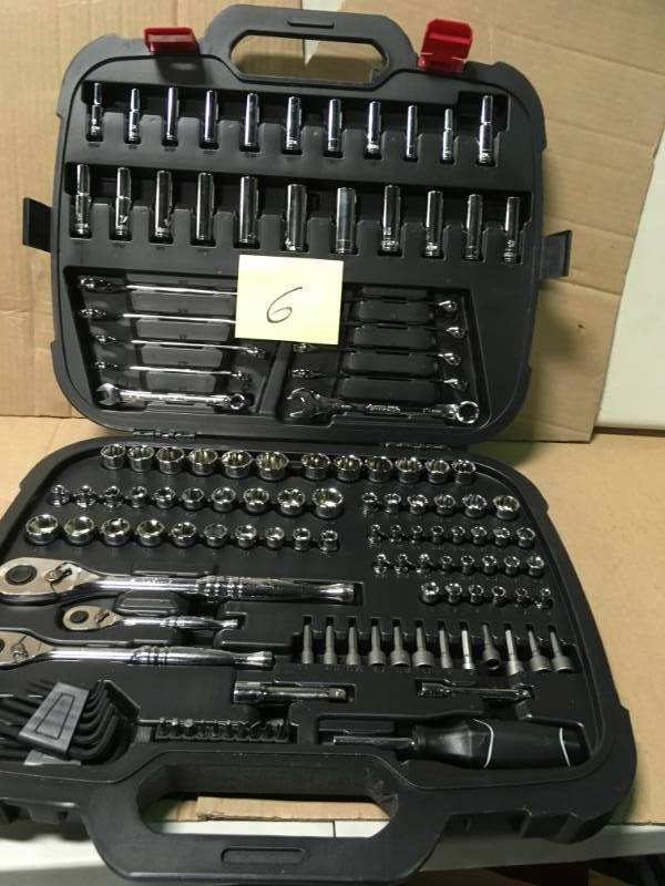 Husky Mechanics Tool Set (134-Piece) in like new condition