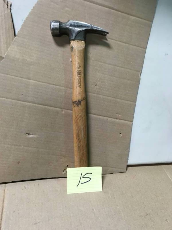 Husky 22 oz. California Hickory Hammer in like new condition