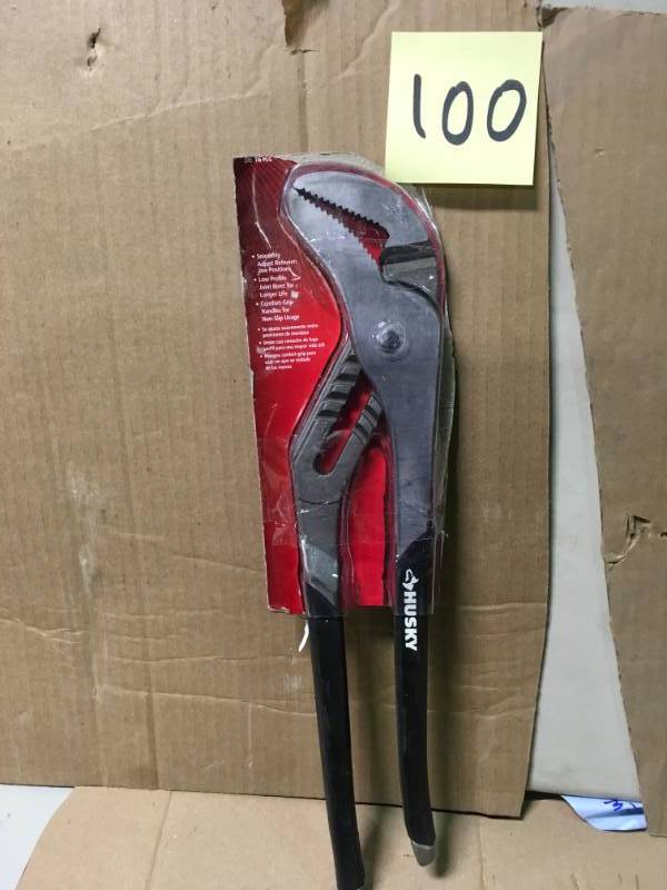 Husky 16 in. Groove Joint Pliers not used