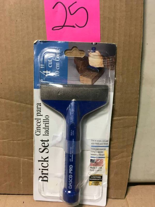 lot 25 image: Dasco Pro 4 in. x 7 in. Brick Set Chisel in like new condition