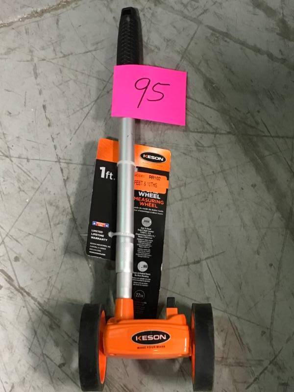 lot 95 image: Keson RR102 1 Dual Wheel WTelescoping Handle Measures Feet & Tenths in like new condition