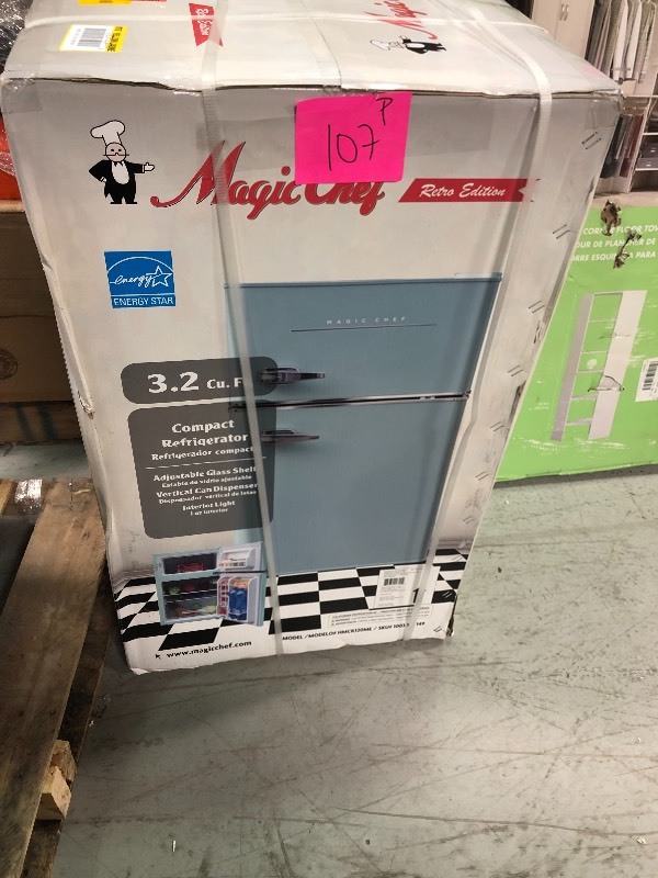 lot 107 image: Magic Chef Retro 3.2 cu. ft. 2-Door Mini Refrigerator in Mint Green in good conditions