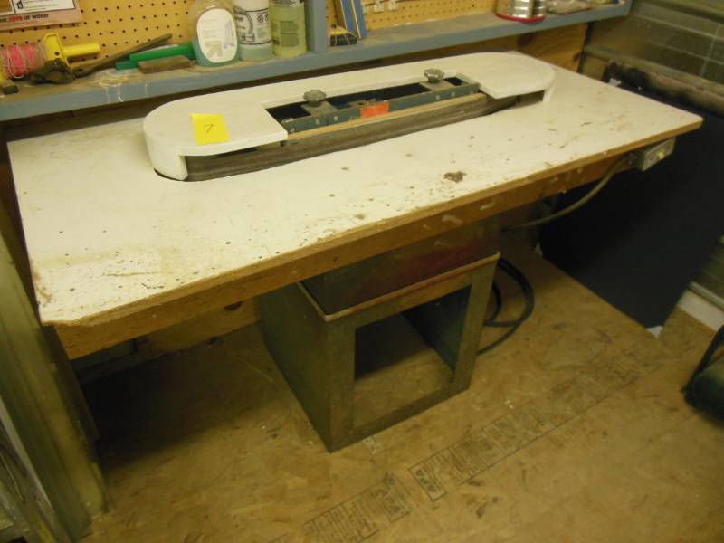 lot 7 image: Horizontal belt sander, 220 v indus...