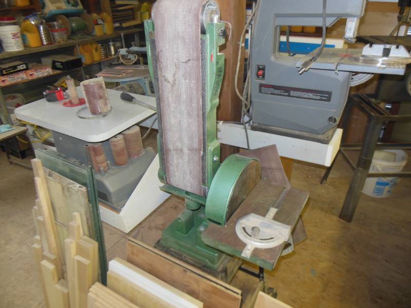 lot 29 image: Grizzly Z Series belt  disc sander...