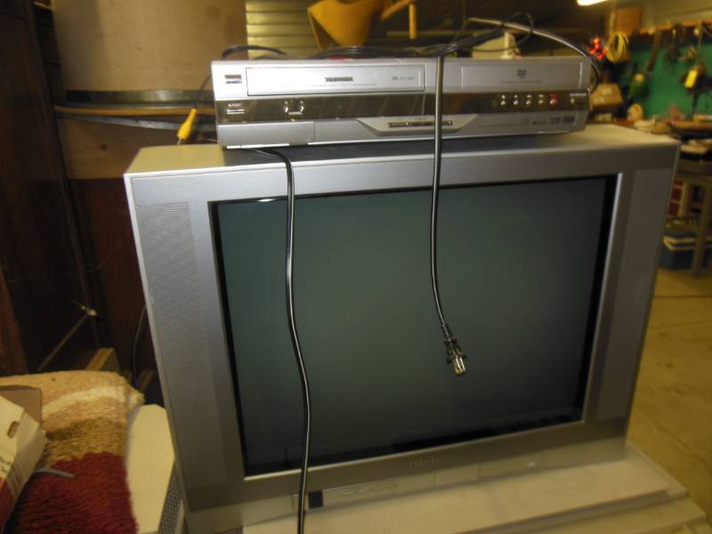 lot 39 image: Toshiba TV with DVD VHS Player  re...