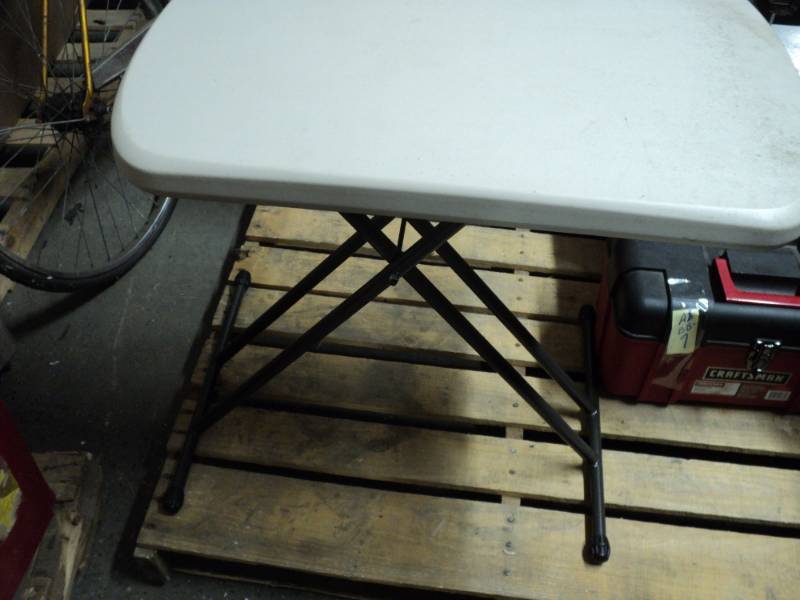 lot 9 image: adjustable table 25 x 17...