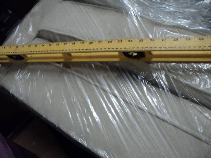 lot 16 image: leveler yard stick...