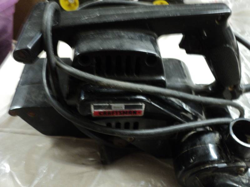 lot 29 image: Craftsman Sander...