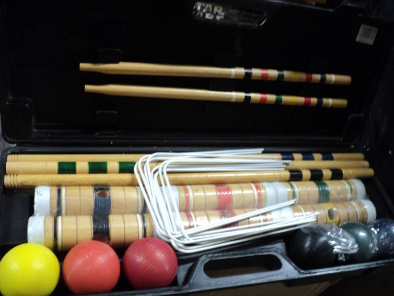 lot 64 image: Spauding Cloquet set in case- NEW...