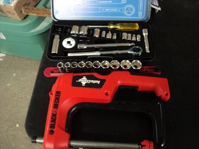 lot 89 image: Rachet socket set plus extra socket...