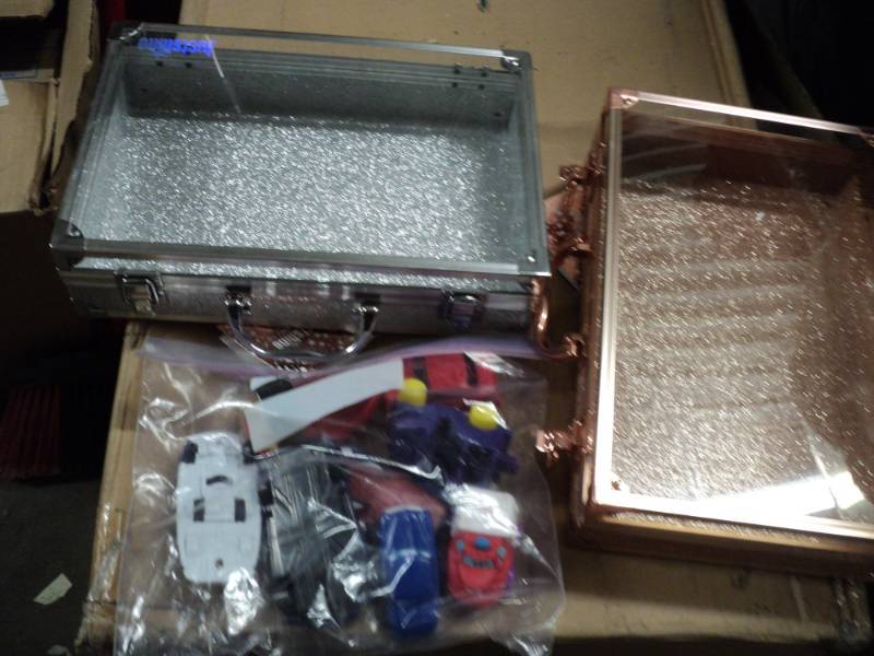 lot 101 image: 2 Just Shine empty new make up case...