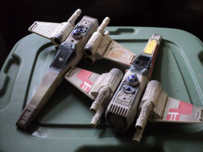 lot 129 image: Star Wars 2- X Wings BlueRed...