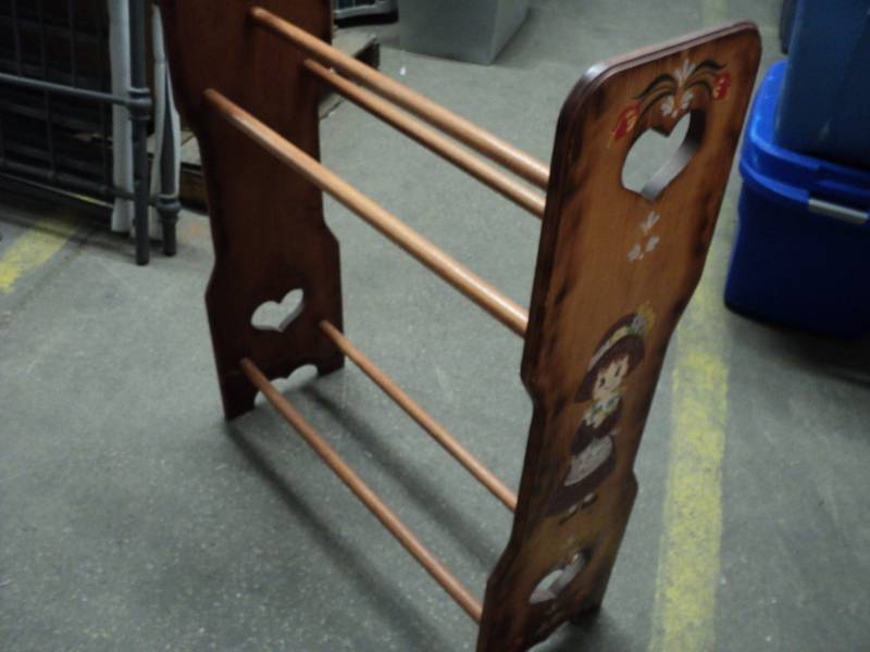 lot 200 image: wood quilt rack...