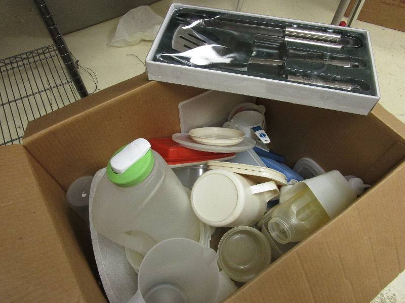 lot 331 image: ASSORTED TUPPERWARE