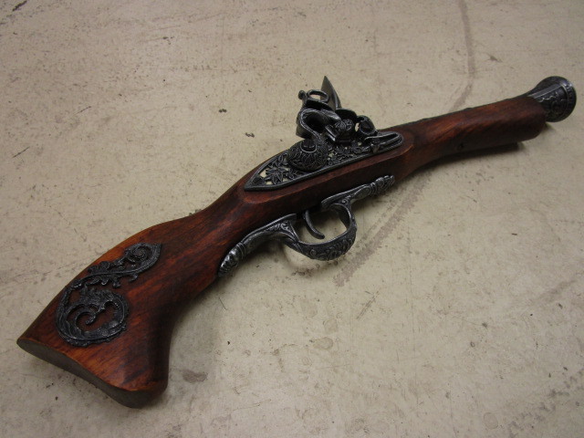 lot 304 image: DECORATIVE FLINTLOCK PISTOL