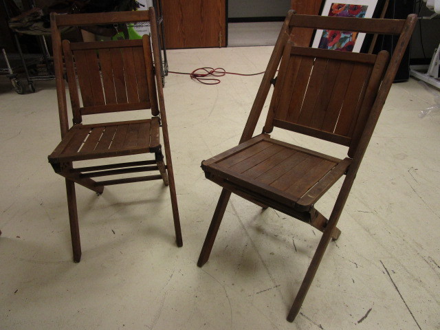 lot 316 image: COLLAPSIBLE CAMPING CHAIRS