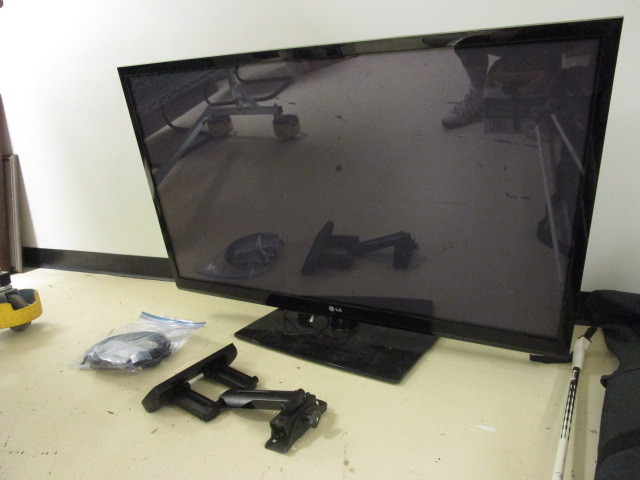 lot 317 image: LG PLASMA TELEVISION