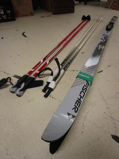 lot 323 image: FISCHER SKIS  POLES