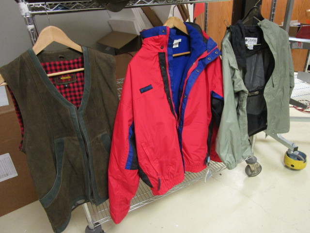 lot 337 image: COLUMBIA JACKETS  HUNTING VEST