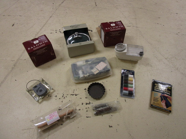 lot 342 image: SEWING, CRAFT, BATHROOM ACCESSORIES