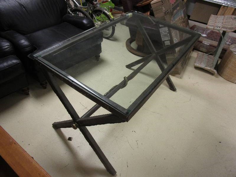 lot 311 image: GLASS ART DESK