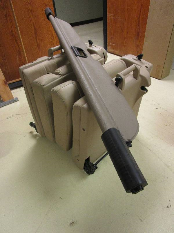 lot 315 image: REMOVABLE REAR CAR SEATS AND PULL OVER TRUCK BED COVER