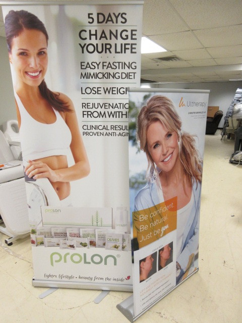 lot 408 image: TRADE SHOW DISPLAY SIGNS