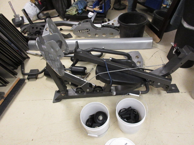 lot 413 image: HOIST MULTI GYM