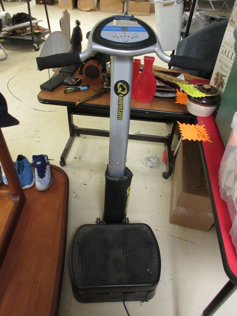 lot 416 image: WHOLE BODY VIRBATING PLATFORM