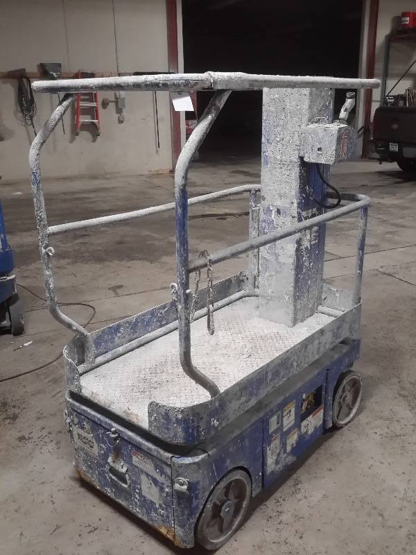 UpRight Self-Propelled Elevating Work Platform