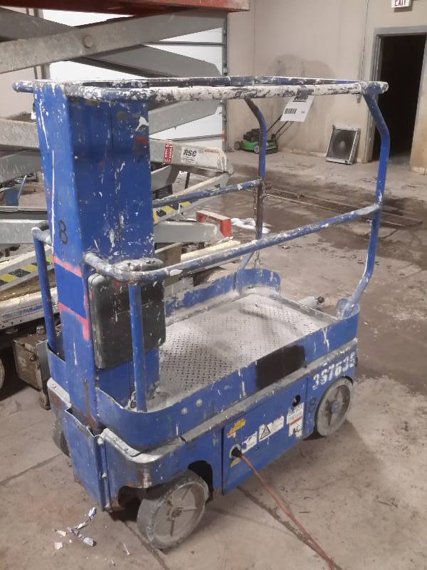 UpRight Self-Propelled Elevating Work Platform