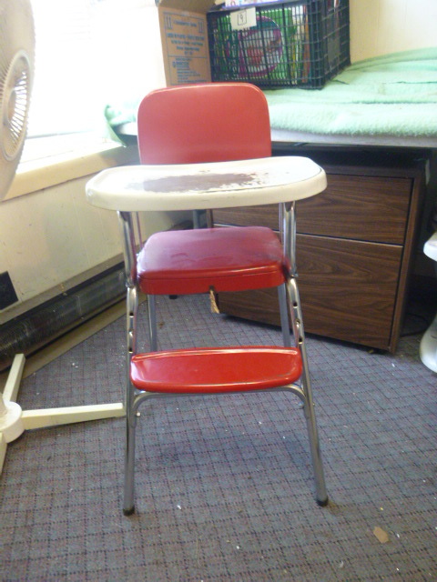 lot 10 image: Vintage High Chair