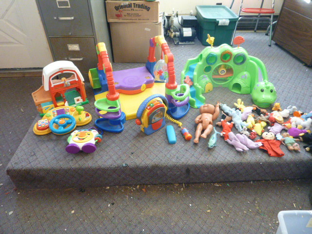 lot 23 image: Lot of Miscellaneous Baby Toys