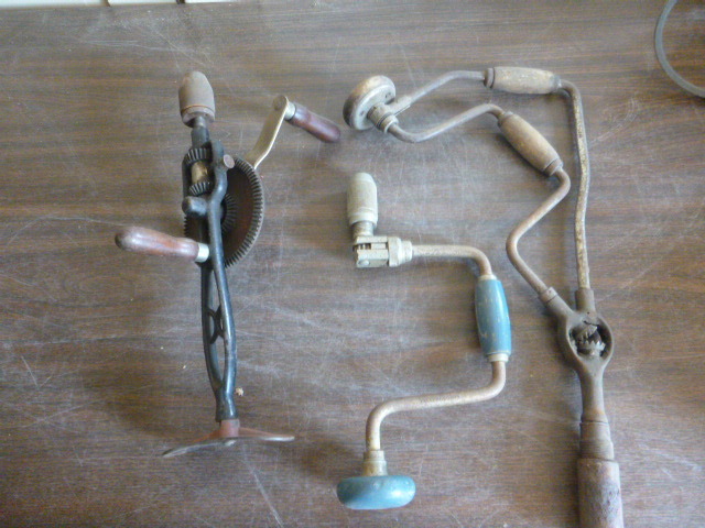 lot 30 image: 3 Vintage Hand Drills