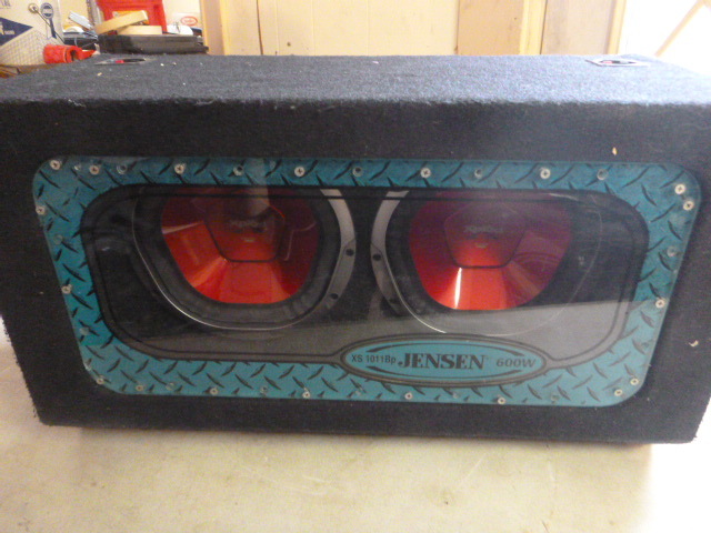 lot 58 image: Dual Jensen Speaker