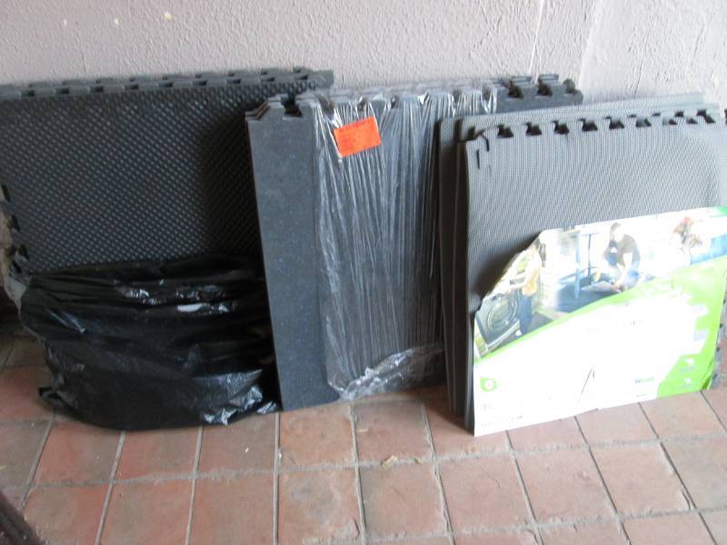 Mixed Lot of Misc 24 x 24 Foam In...