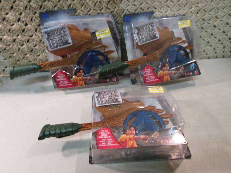 Lot of 3 Justice League Toys New Re...