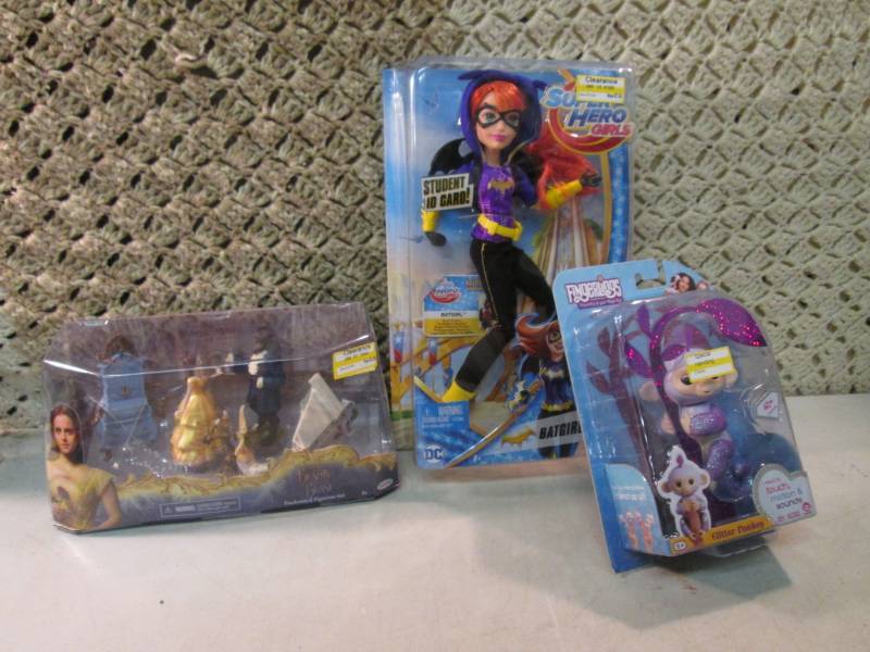 Lot of 3 Toy Figures Batgirl Beauty...